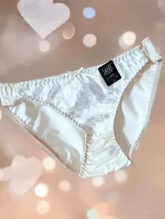☆タンス整理品　SANEI 光沢のあるレオパード柄クリーム色パンテイ♪のサムネイル