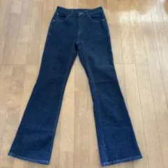 ダークブルーブーツカットデニム