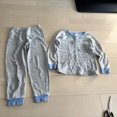 ユニクロ　アナ雪　パジャマ　スウェット