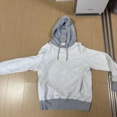 ユニクロ　パーカー　Sサイズ