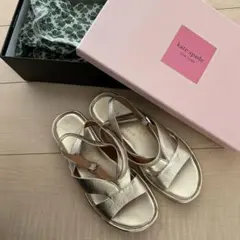 最終価格　Kete spade♡ゴールドサンダルのサムネイル