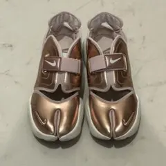 Nike アクアリフト　25cm ピンクゴールド 足袋　スニーカー