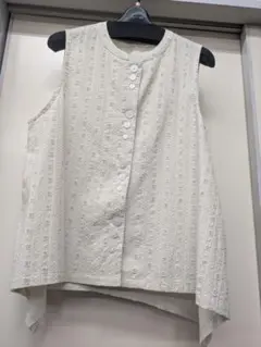 Bontaine cluB オシャレデザイン　刺繍入り ベスト アイボリー