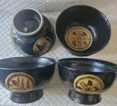 【４個セット】 高台付き丼 4個セット　引出黒丸紋 高浜