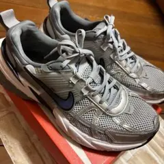 Nike v2k run ナイキ　スニーカー