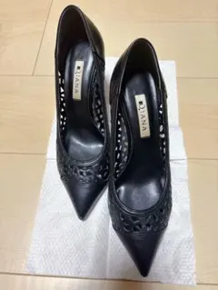 DIANAブラック ハイヒール カットアウトデザイン