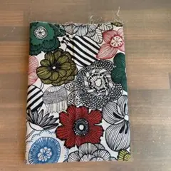 花柄プリント生地　北欧風　約110cm×50cm