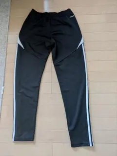 adidas ブラック トレーニングパンツ