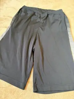 ユニクロ　男児　サイドデザインハーフパンツ　140cm