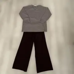 MAYSON GREY Vネックニットとダークブラウンパンツセットアップ