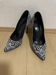 フェラガモ　型押しパンプス　7 C 24センチ　黒　ヴァラリボン フェラガモ 型押しパンプス 7 C 24センチ 黒 ヴァラリボン