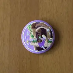 ディズニー　刺繍缶バッジ　ラプンツェル