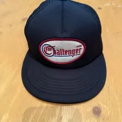 Challenger 刺繍ロゴ トラッカーキャップ 黒