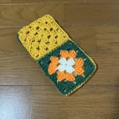 スマホケース　バンドメイド　もこもこ　かわいい