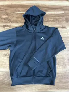 adidas フルジップパーカー 黒