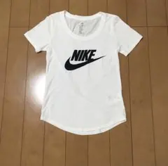連休セール早い者勝ち！！NIKE ホワイト 半袖Tシャツお値下げ可能です！！