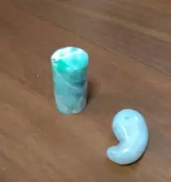 糸魚川産翡翠(磨き加工)と勾玉