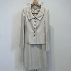 アイボリーのジャケットとスカートセット　Lサイズ