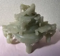 翡翠 羊と祥雲の彫刻 「三陽開泰」 紅木台座付 開運 縁起物 置物