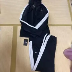 アンダーアーマー　フィッティド　上下セット　ジャージ　トラックパンツ　ブラック