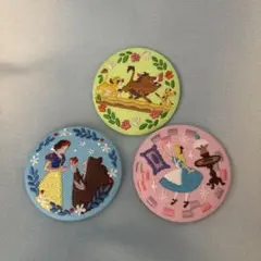 ディズニー 刺繍缶バッジ ライオンキング 不思議の国のアリス 白雪姫 3点セット