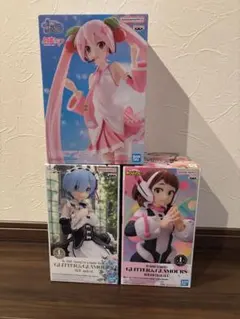 フィギュア3点セット　レム、お茶子、桜ミク