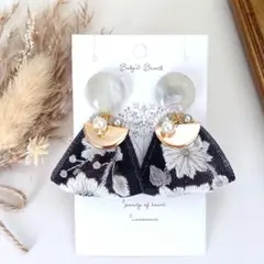 ☘インド刺繍リボンとマーブルカボションのイヤリング☘グレー ブラック ホワイト