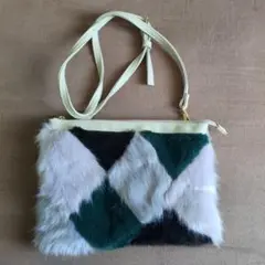 Avan Lily フェイクファーショルダーバッグ
