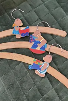 子供用ハンガー 3本セット　木製／かわいいくまさん　キッズ用