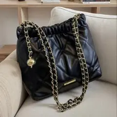 黒いキルティングショルダーバッグ　シーインのサムネイル