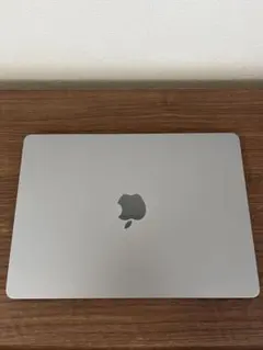 超美品　MacBook Air M2 13インチ シルバー 8Gメモリ 256g