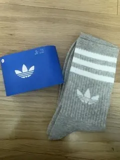 adidas グレー 靴下 ⭐︎22〜24cmのサムネイル