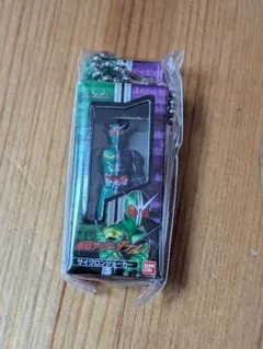 仮面ライダーソフビパッケージチャーム＆チョコスナック　　ダブル