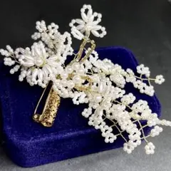 ❤️❤️パール風　ホワイト　ビーズ　フラワー　フォーマルウエアー　ブローチ