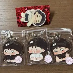 BTS アクリルキーホルダー　ピンバッジ