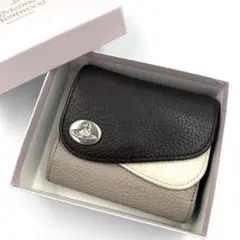 極美品】ヴィヴィアンウエストウッド 三つ折り財布 オーブ ダブルフラップ レザー