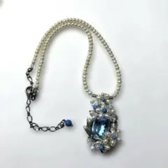 青色ストーンとパールのネックレス