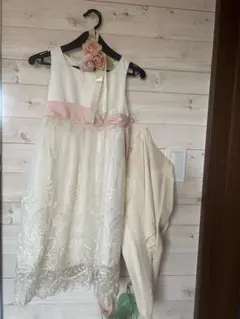ホワイト刺繍ドレス ピンクリボン ショール付き