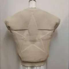 【新品】ベージュ Vネック ケーブル編み ニットベスト/星型