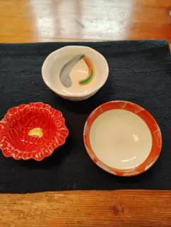 有田焼丸小鉢3種赤絵椿、黄地赤巻き、色紙