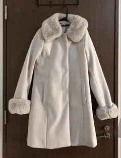 GRL パールブローチ付きファーフレアコート ze786 アイボリー