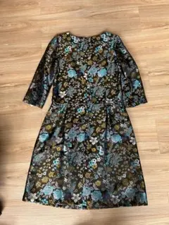 タグ付未使用品 AUSTIN REED ビジューカットワンピース花柄レース38 タグ付未使用品 AUSTIN REED ビジューカットワンピース花柄レース38