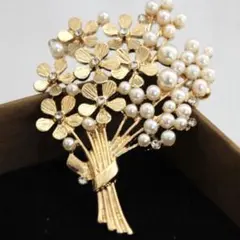 新品☆ ブローチ パール フォーマル 卒園式 入学式 結婚式 ゴールド 上品