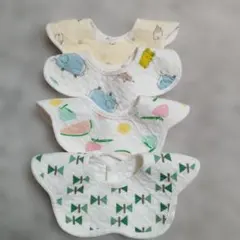 スタイ・よだれかけ4枚セット