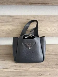 【美品】PRADAプラダ レザーミニハンドバッグ ヴィッテロダイノ