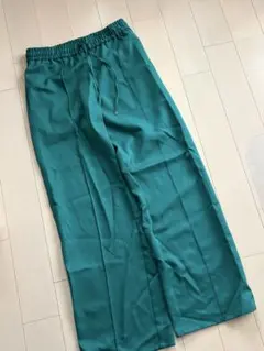 GU グリーン センタープレス ワイドパンツ M