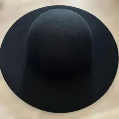 黒のウールフェルトハット