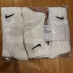Nike Everyday ホワイトソックス 3足セット