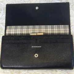 【美品】バーバリー 長財布 がま口 サフィアーノレザー ノバチェック 黒のサムネイル