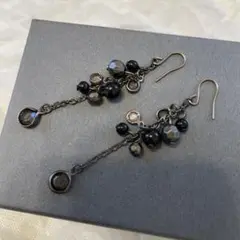 揺れるピアス ピアス(両耳用)
